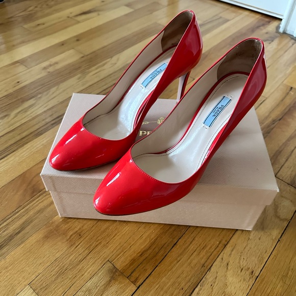 Prada Bright Red Shoes - Picture 4 of 5